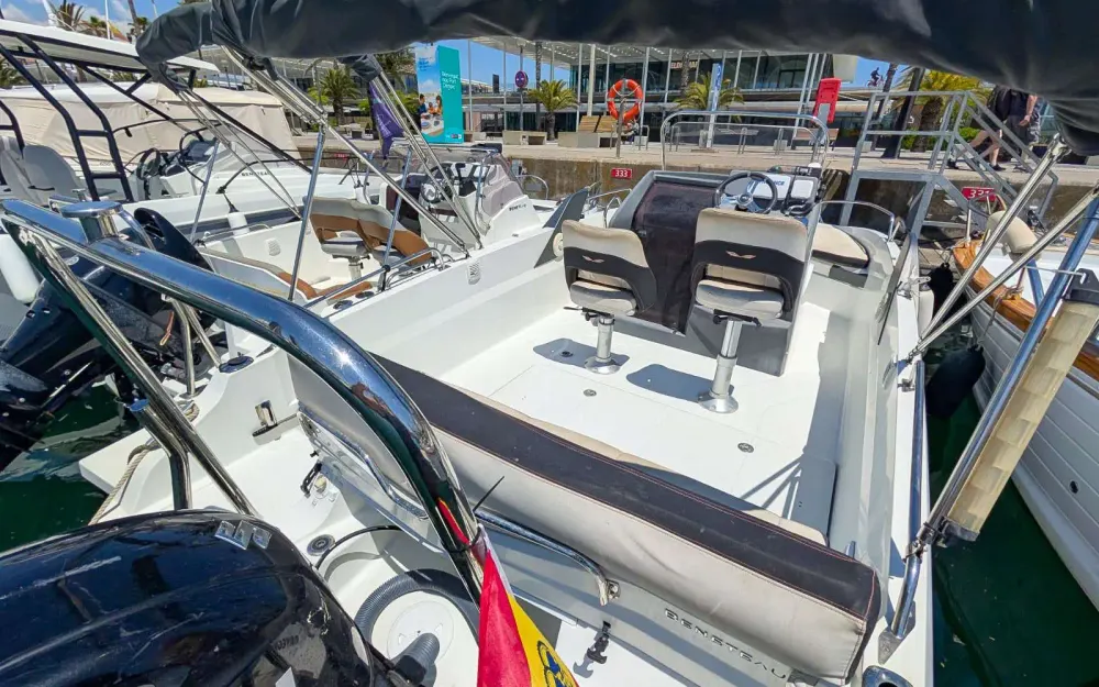slider 4 Beneteau Flyer 6.6 SPACEdeck