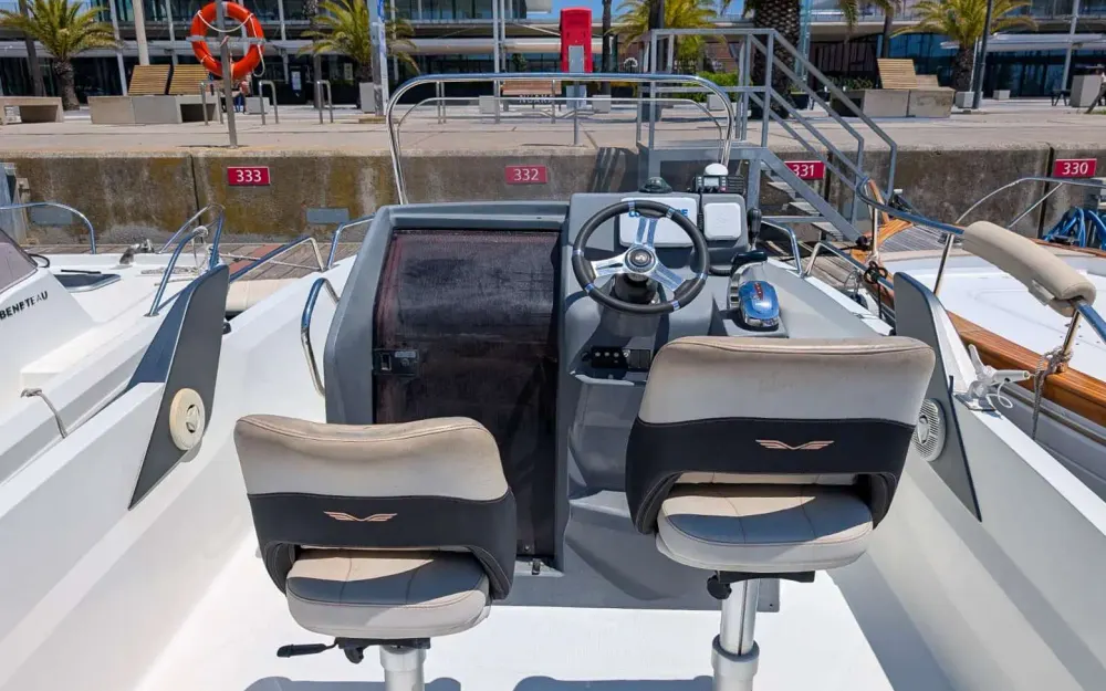 slider 8 Beneteau Flyer 6.6 SPACEdeck