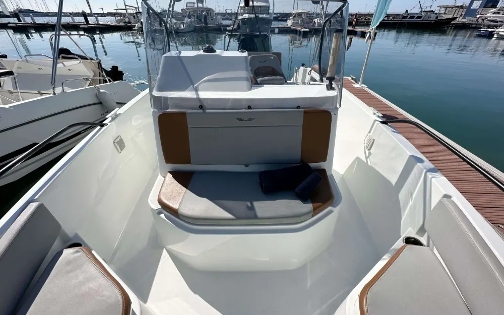 slider 1 Beneteau Flyer 7 SPACEdeck