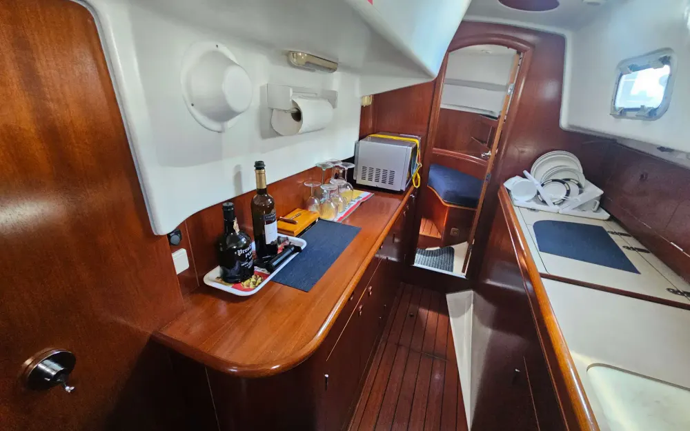 slider 10 Beneteau Oceanis 36 CC