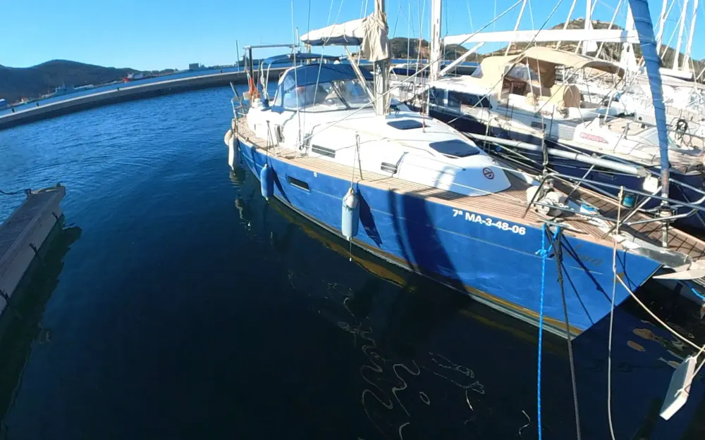 slider 1 Beneteau Oceanis 36 CC