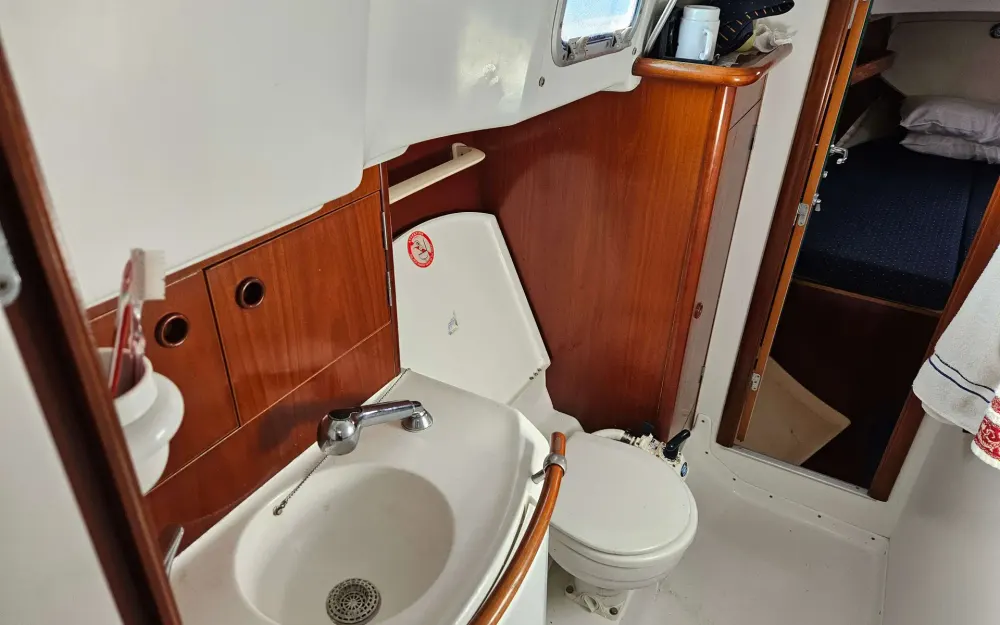 slider 2 Beneteau Oceanis 36 CC