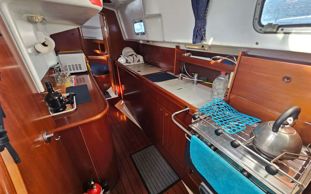 slider 4 Beneteau Oceanis 36 CC