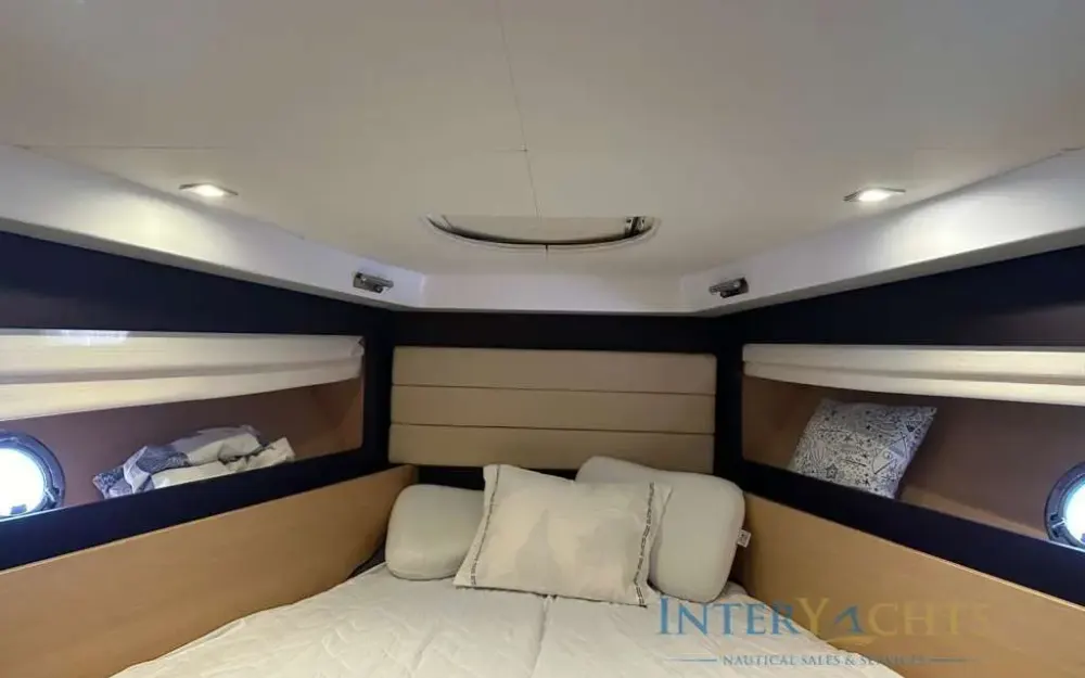 slider 11 Beneteau Monte Carlo 37