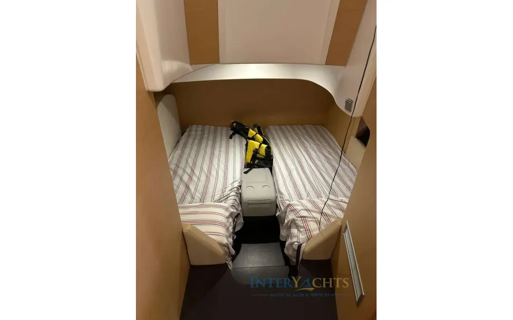slider 12 Beneteau Monte Carlo 37