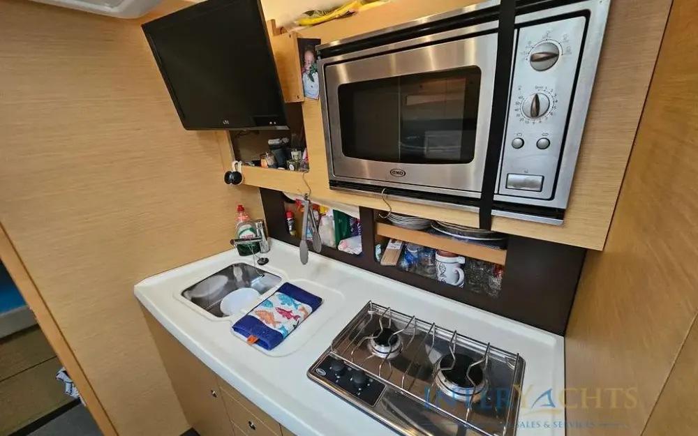 slider 5 Beneteau Monte Carlo 37