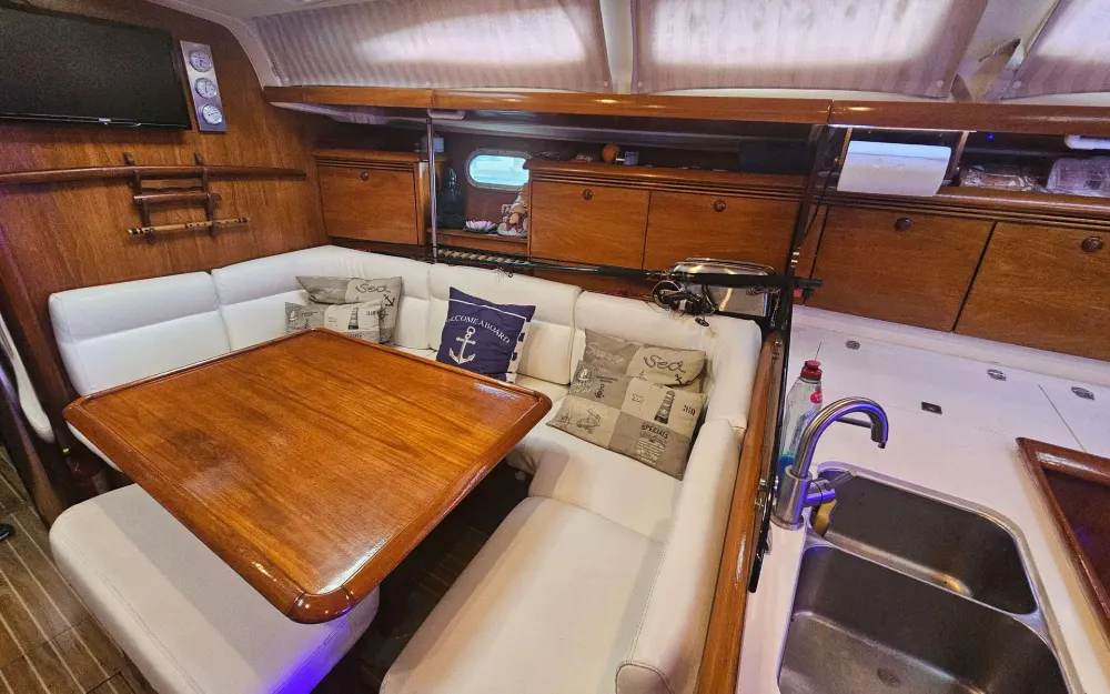 slider 6 Jeanneau Sun Odyssey 43