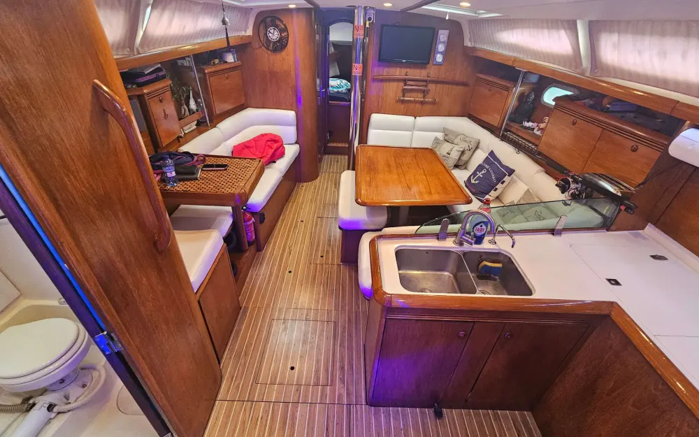 slider 8 Jeanneau Sun Odyssey 43
