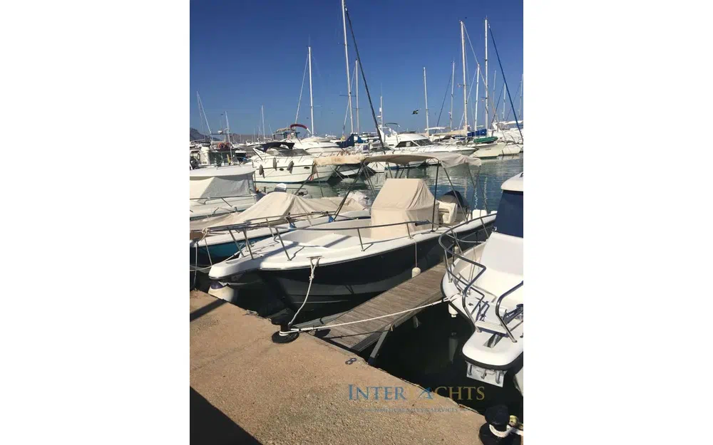 slider 2 Kelt White Shark 225