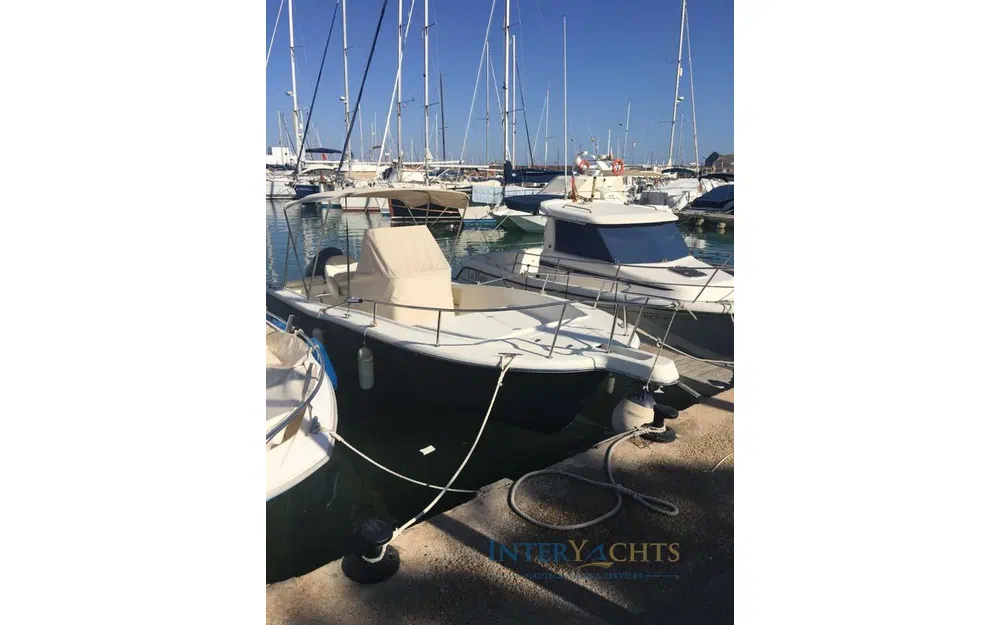slider 3 Kelt White Shark 225