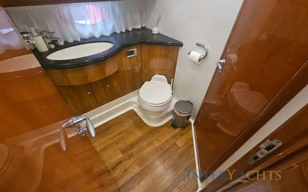 slider 4 Sunseeker Predator 62