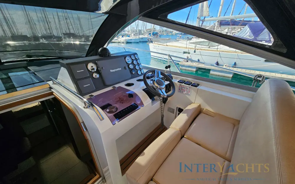 slider 2 Sealine  SC 35
