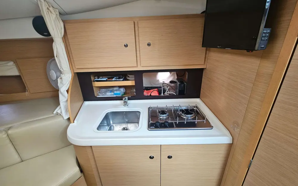 slider 1 Beneteau Monte Carlo 32