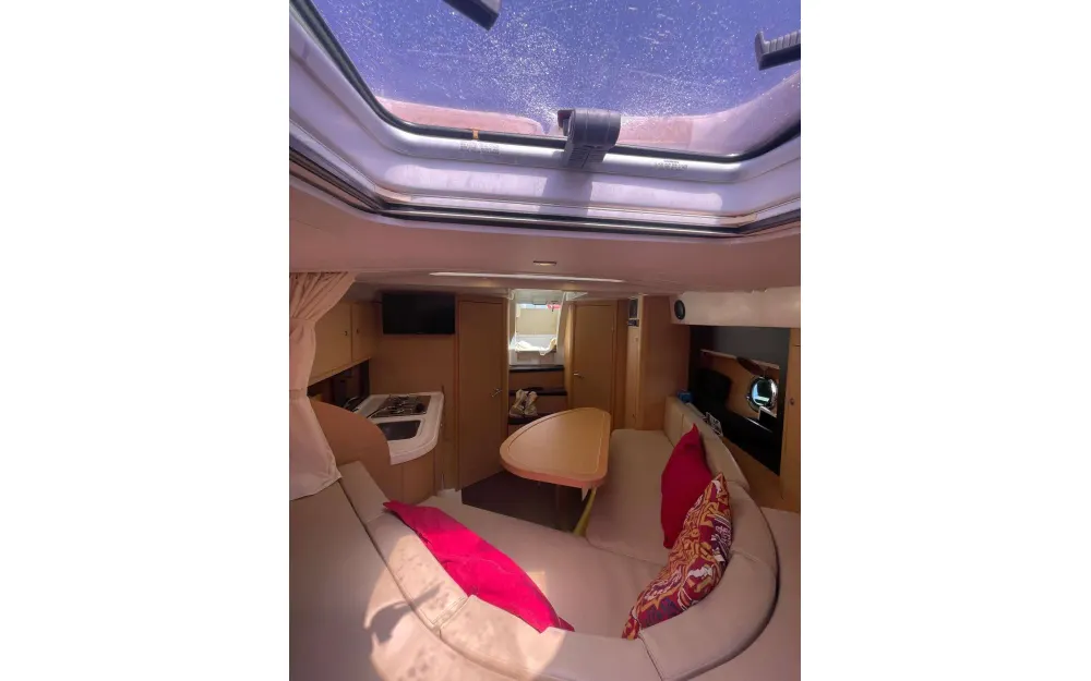slider 3 Beneteau Monte Carlo 32
