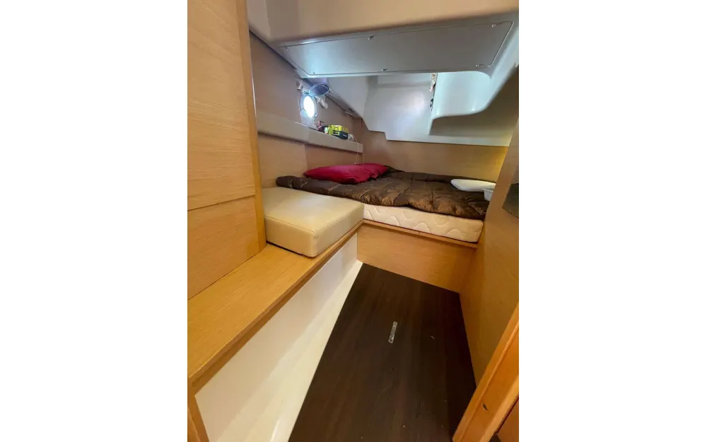 slider 4 Beneteau Monte Carlo 32
