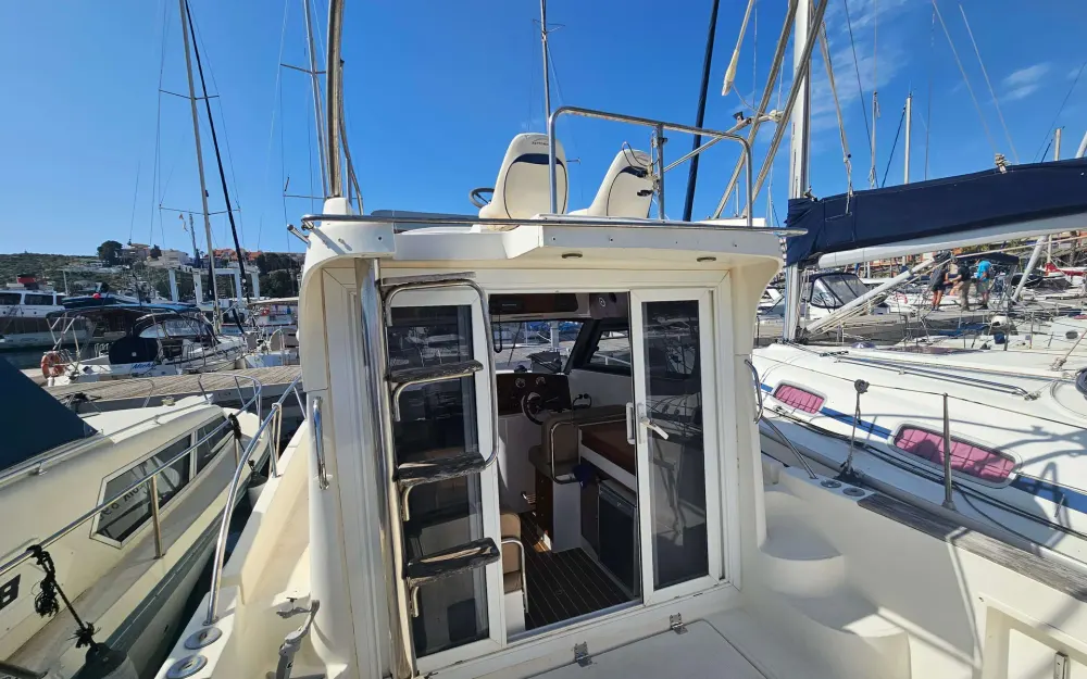slider 1 Astromar Egir 890