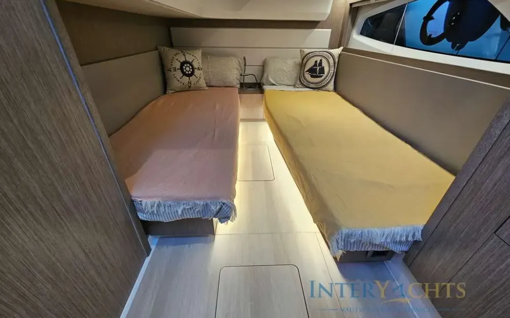 slider 7 Sealine  C390v
