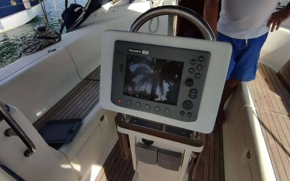 slider 19 Bavaria 42 cruiser