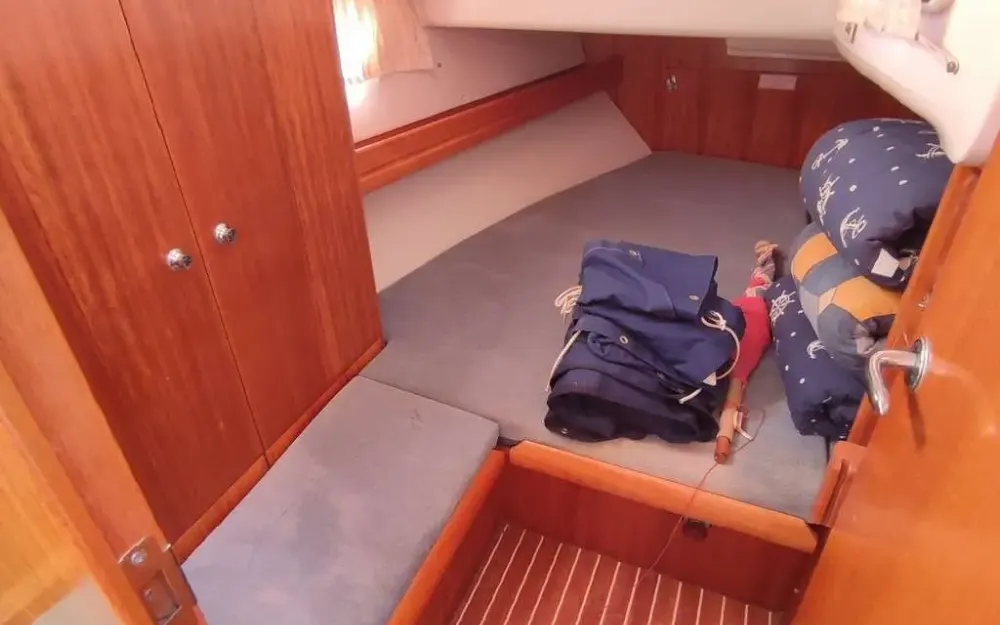 slider 2 Bavaria 42 cruiser