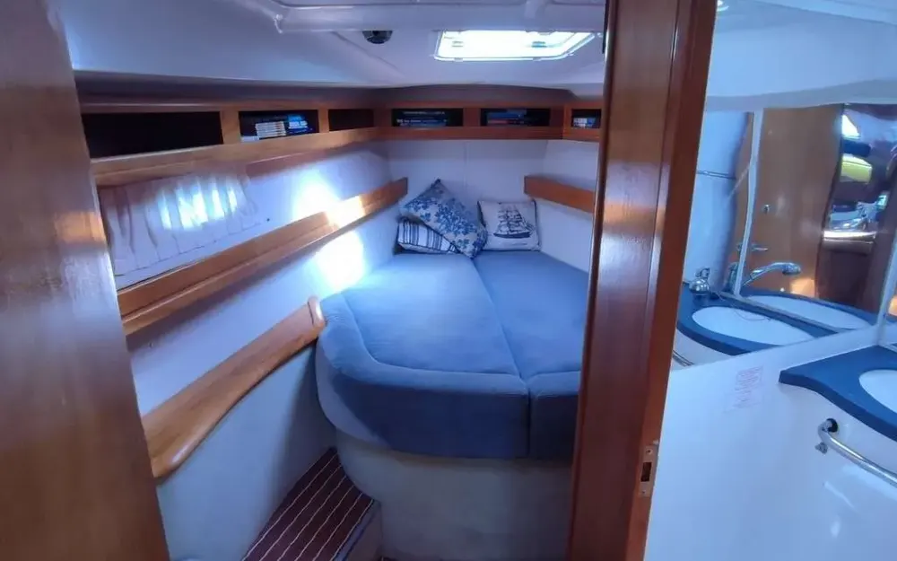slider 6 Bavaria 42 cruiser