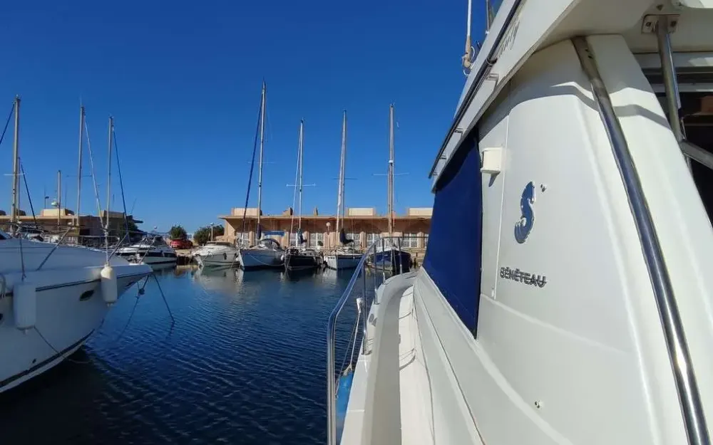 slider 5 Beneteau Antares 10.80 Fly