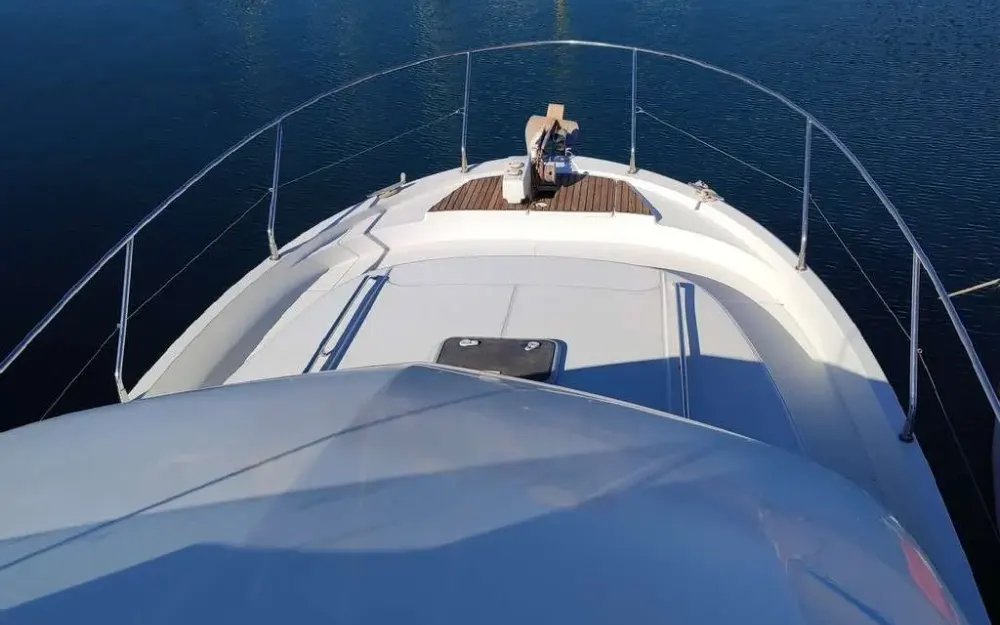 slider 7 Beneteau Antares 10.80 Fly