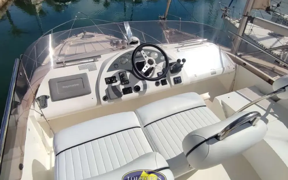 slider 14 Fairline Phantom 40