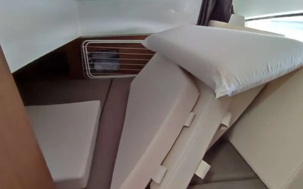 slider 1 Beneteau Antares Serie 9