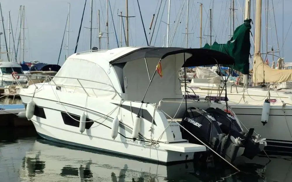 slider 5 Beneteau Antares Serie 9