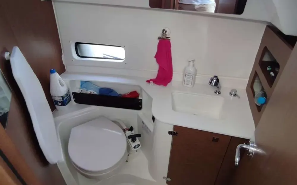 slider 6 Beneteau Antares Serie 9