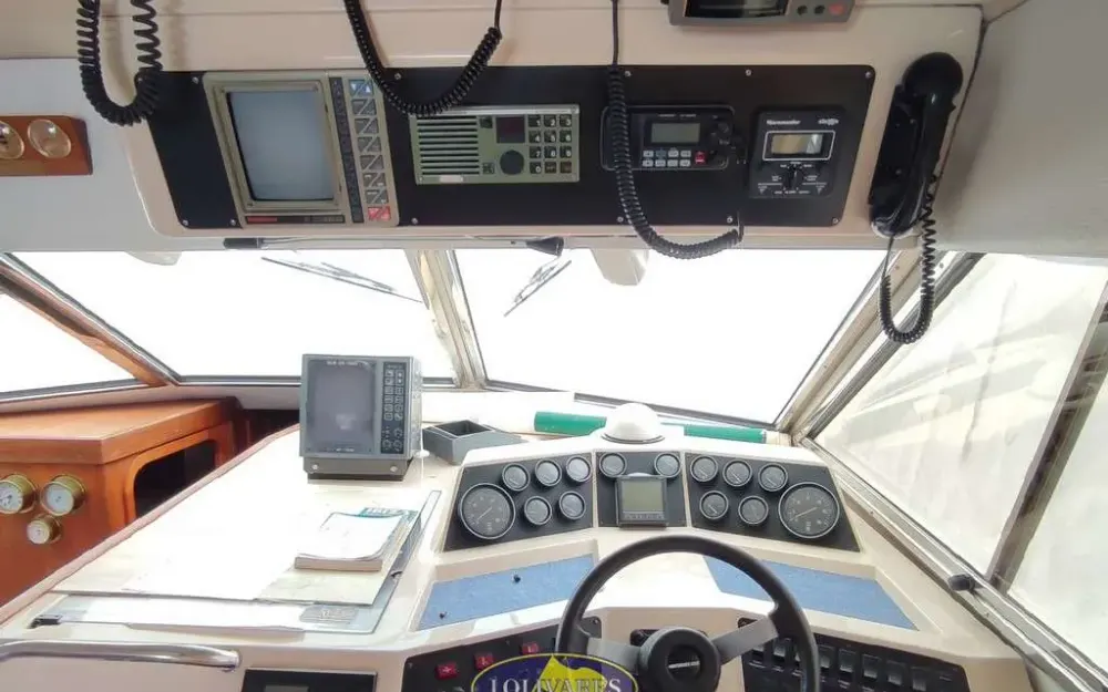 slider 9 Fairline  43 Fly