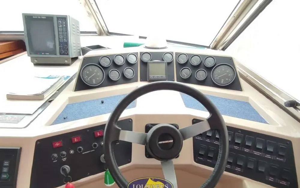 slider 5 Fairline  43 Fly