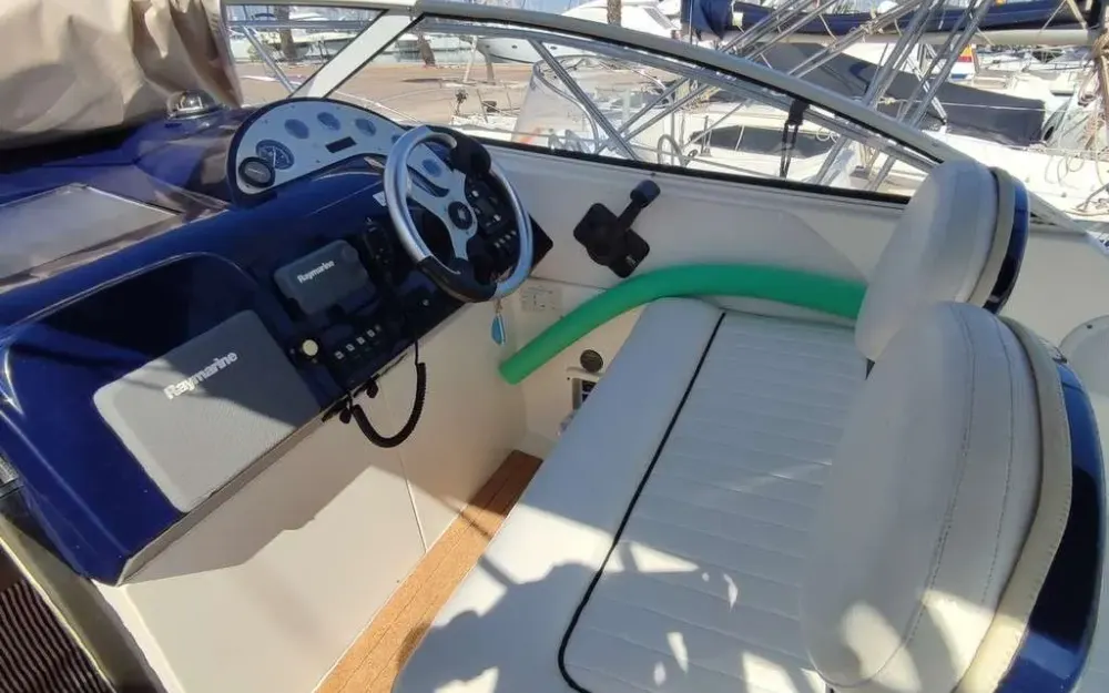 slider 15 Sealine  S 23