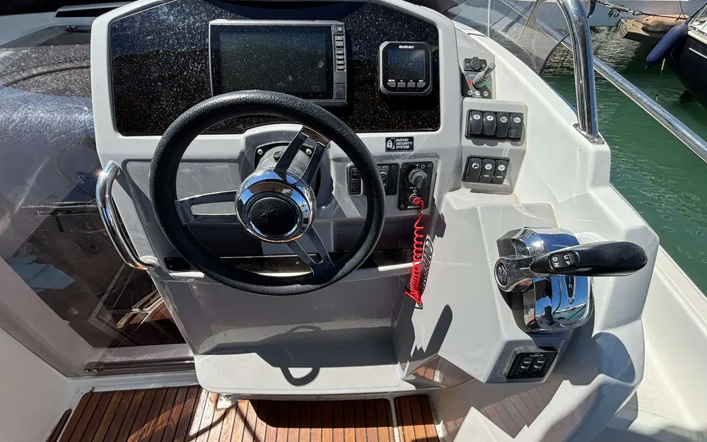 slider 1 Jeanneau Cap Camarat 7.5 WA