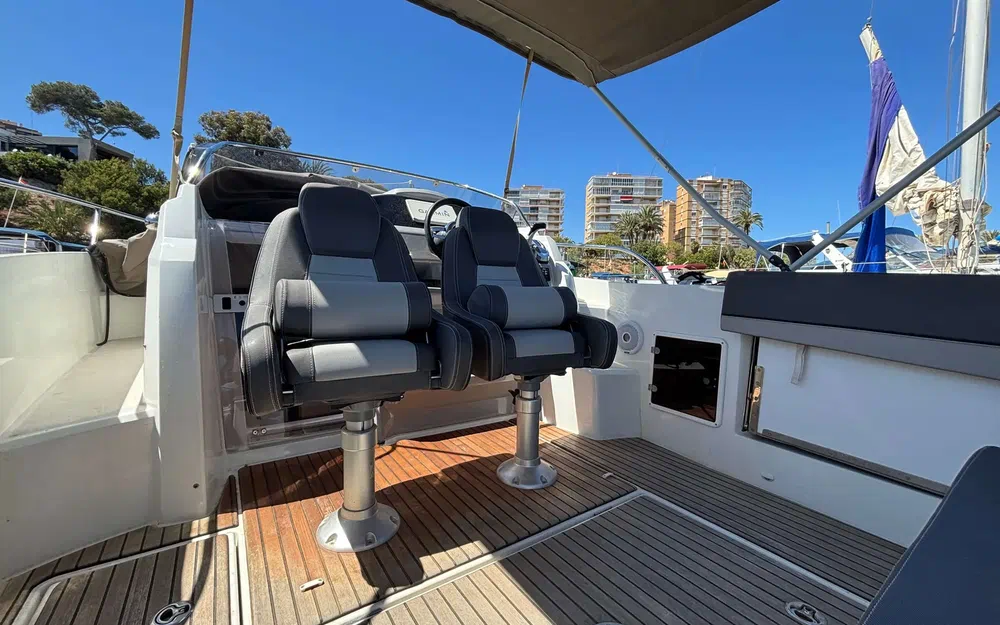 slider 6 Jeanneau Cap Camarat 7.5 WA