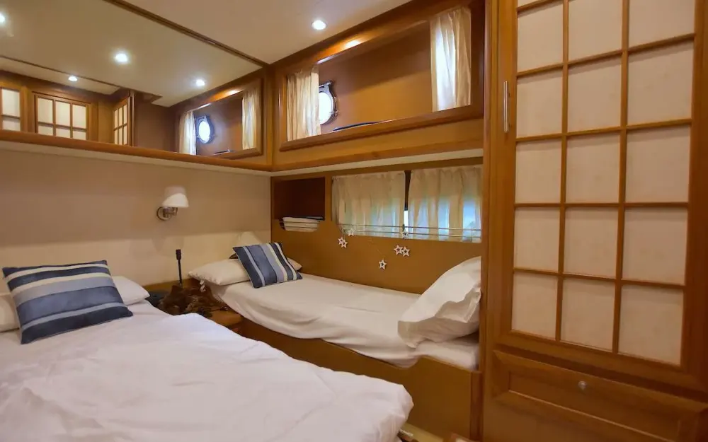 slider 18 Mochi Dolphin 54