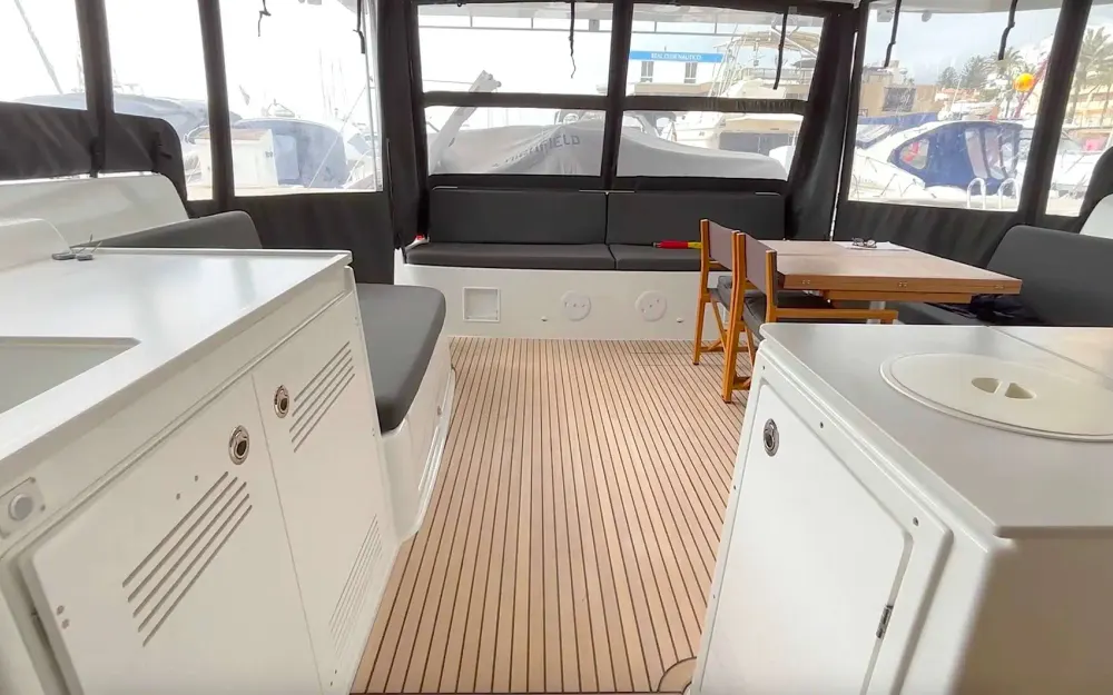 slider 5 Lagoon  46