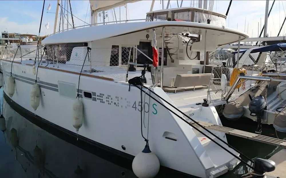 slider 0 Lagoon  450 Sport Top