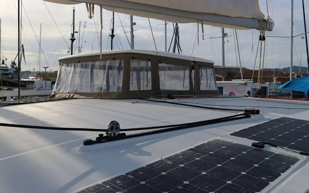 slider 3 Lagoon  450 Sport Top