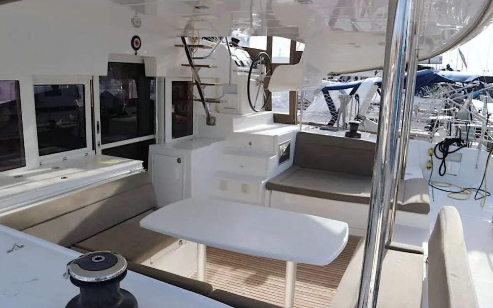 slider 7 Lagoon  450 Sport Top