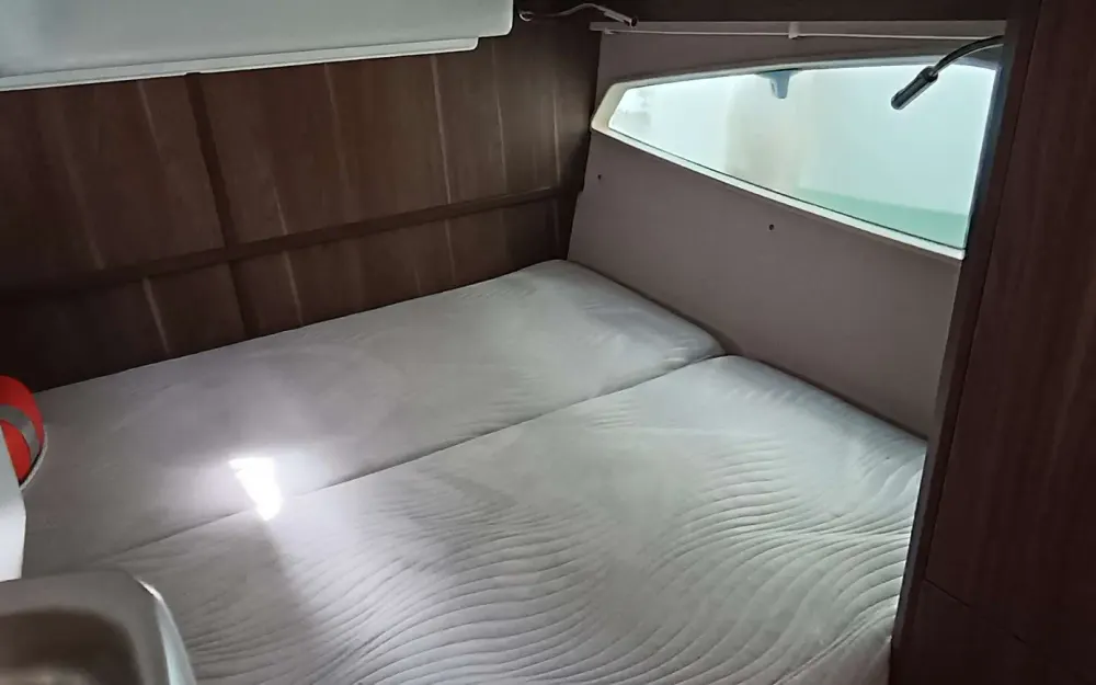slider 17 Sealine  S330