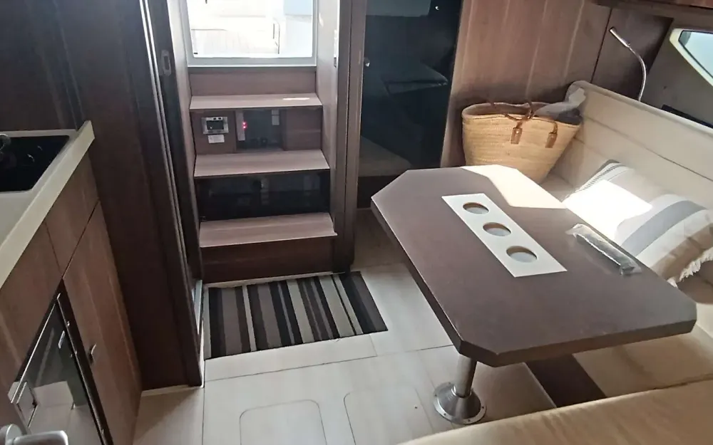 slider 18 Sealine  S330