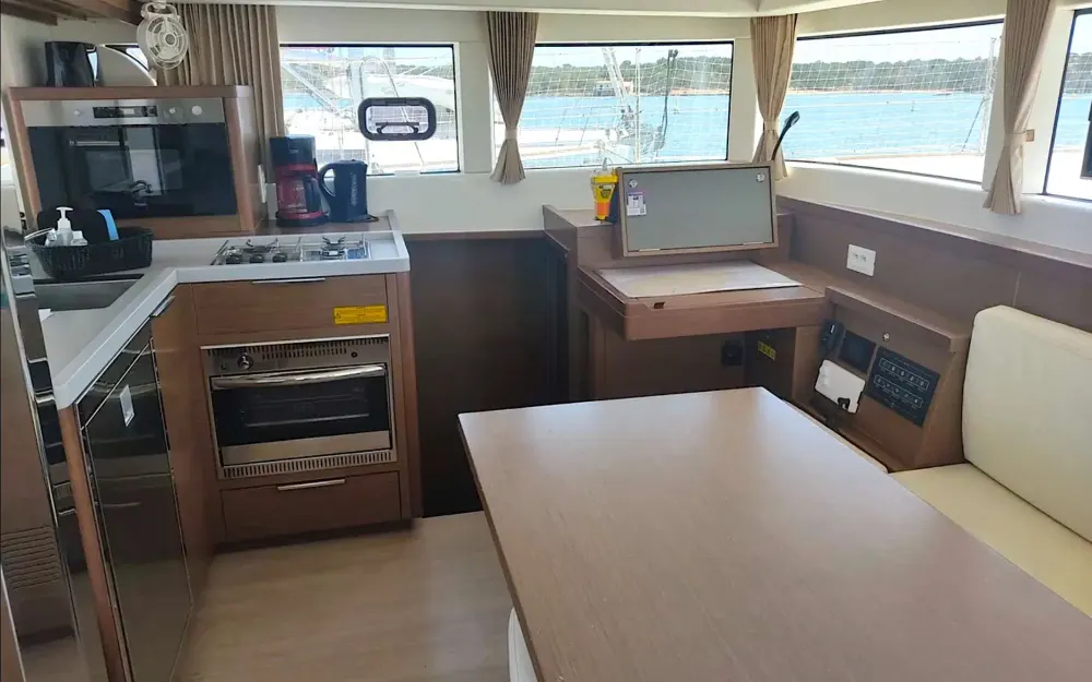 slider 5 Lagoon  40