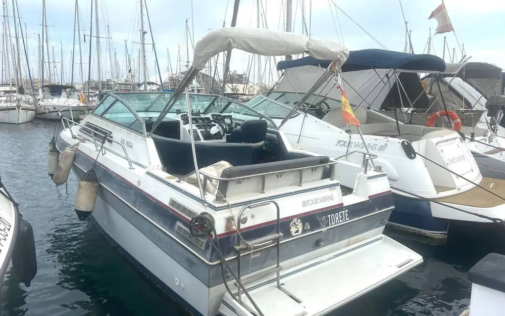 slider 0 Four Winns Vista 245