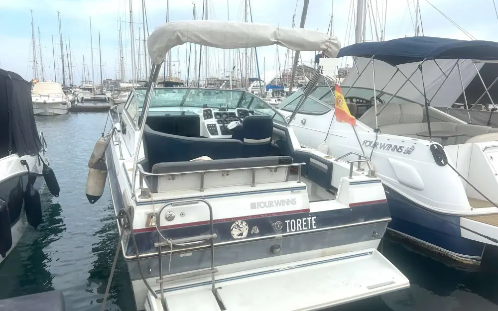 slider 6 Four Winns Vista 245