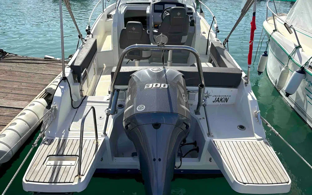 slider 0 Jeanneau Cap Camarat 7.5 WA