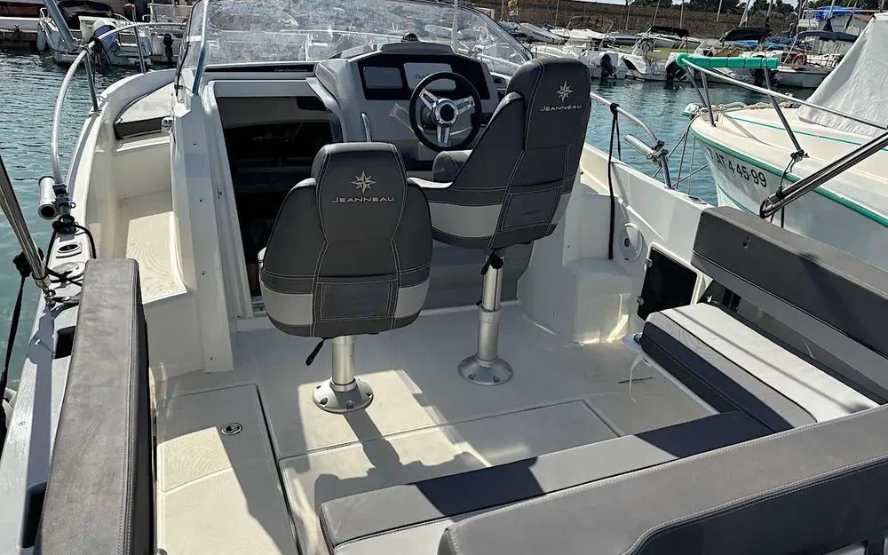 slider 11 Jeanneau Cap Camarat 7.5 WA