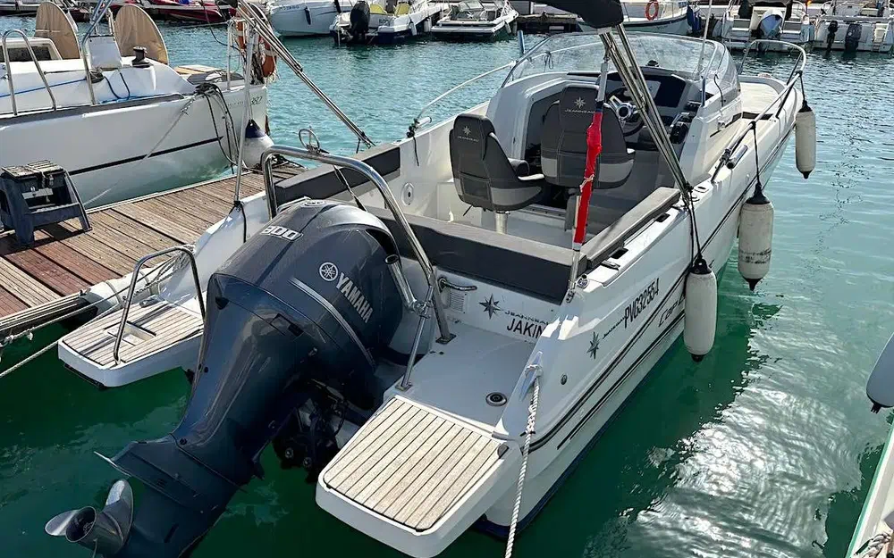 slider 1 Jeanneau Cap Camarat 7.5 WA