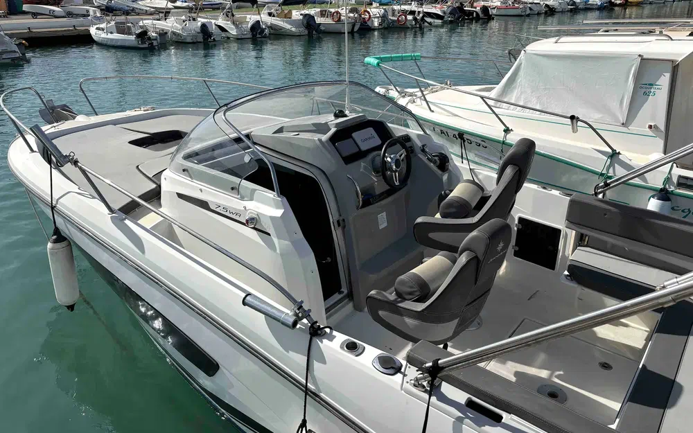 slider 3 Jeanneau Cap Camarat 7.5 WA