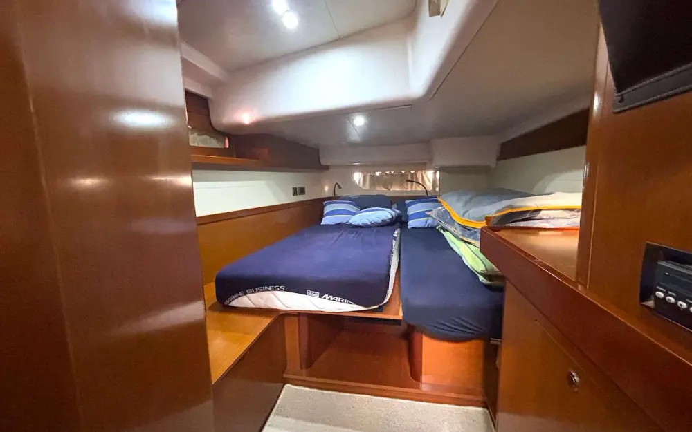 slider 11 Beneteau Oceanis 58
